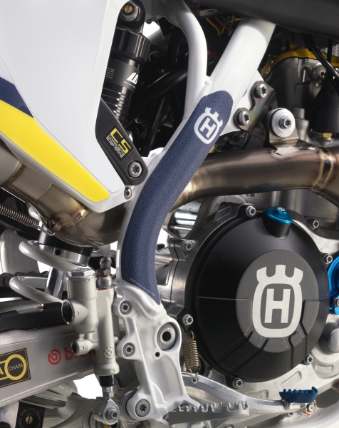 JEU D AUTOCOLLANTS DE PROTECTION DE CADRE HUSQVARNA