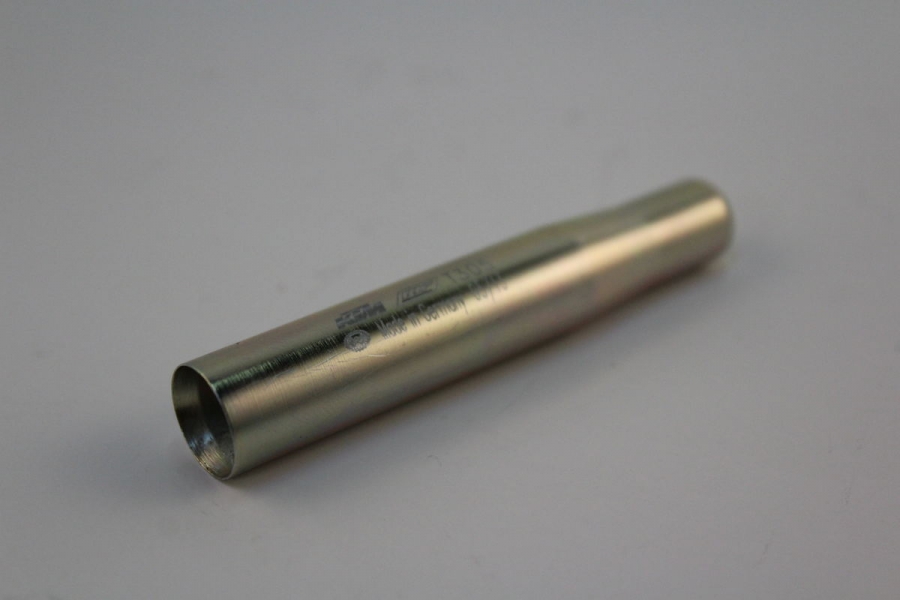 MOUNTING SLEEVE OIL SEAL D 12,4